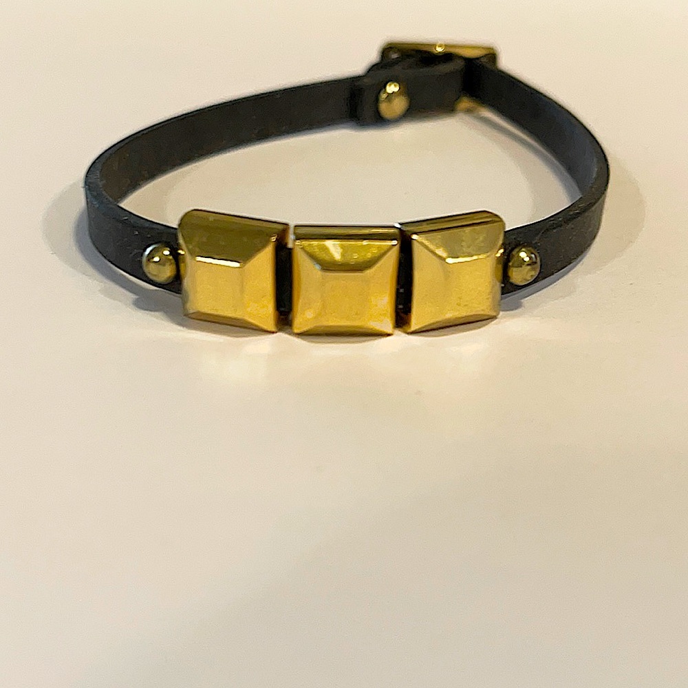 Black rubber adjustable bracelet